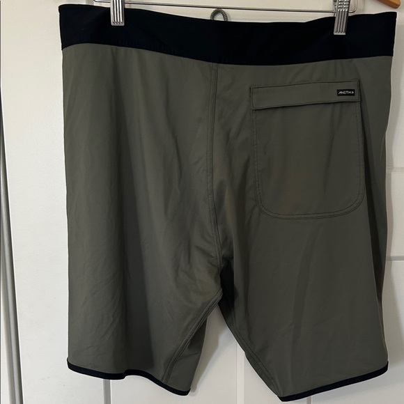 Men's Khaki and Black Board Shorts - Picture 7 of 9